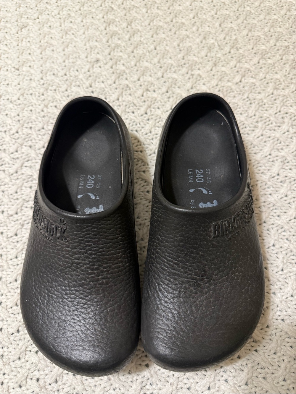 Birkenstock Black Textured Slip-On Clogs Womens 6 Mens 4